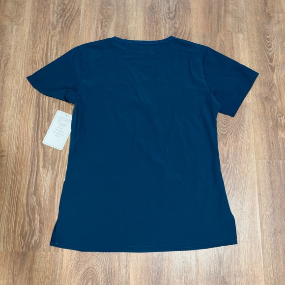 NWT Women’s GT Scrub Top Caribbean Blue Medium - Picture 5 of 6